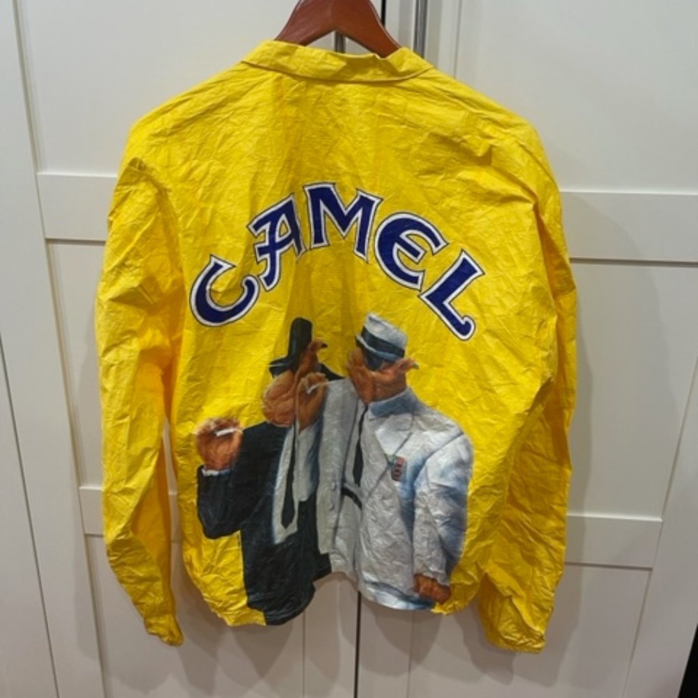 Vintage 1992 Joe Camel Cigarettes Tyvek Paper Zip Yellow Jacket Size XL 44-46 Ve